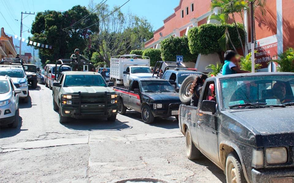 Inseguridad divide caravana de desplazados que intentaban regresar